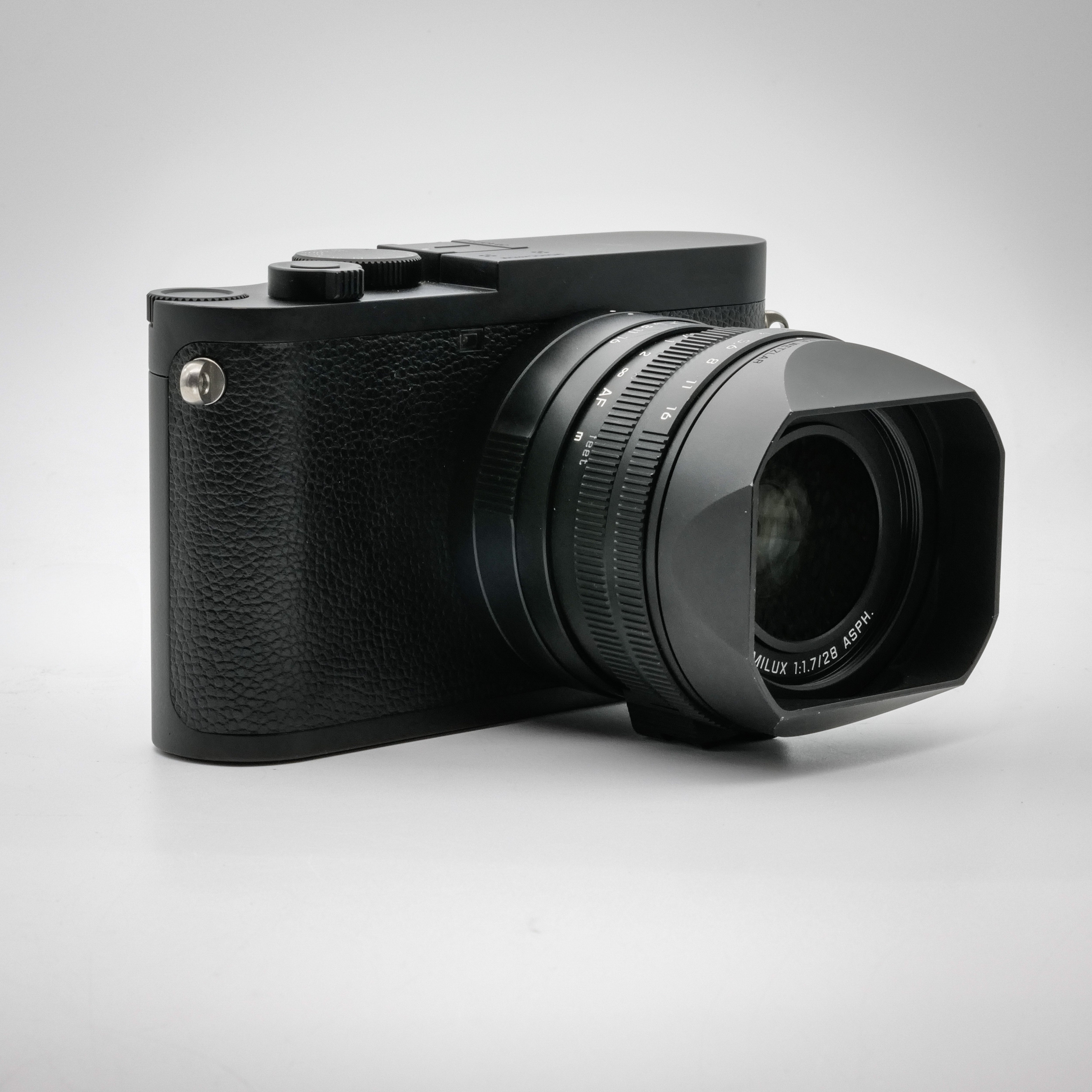 Q2 Monochrome, 5600749