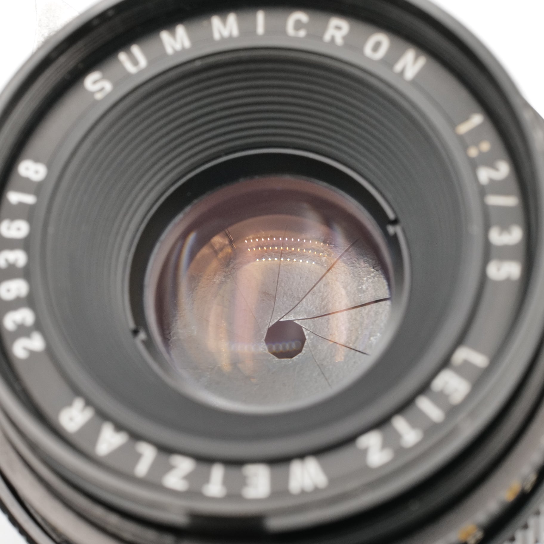 35mm f/2 v.2 Summicron. 2393618