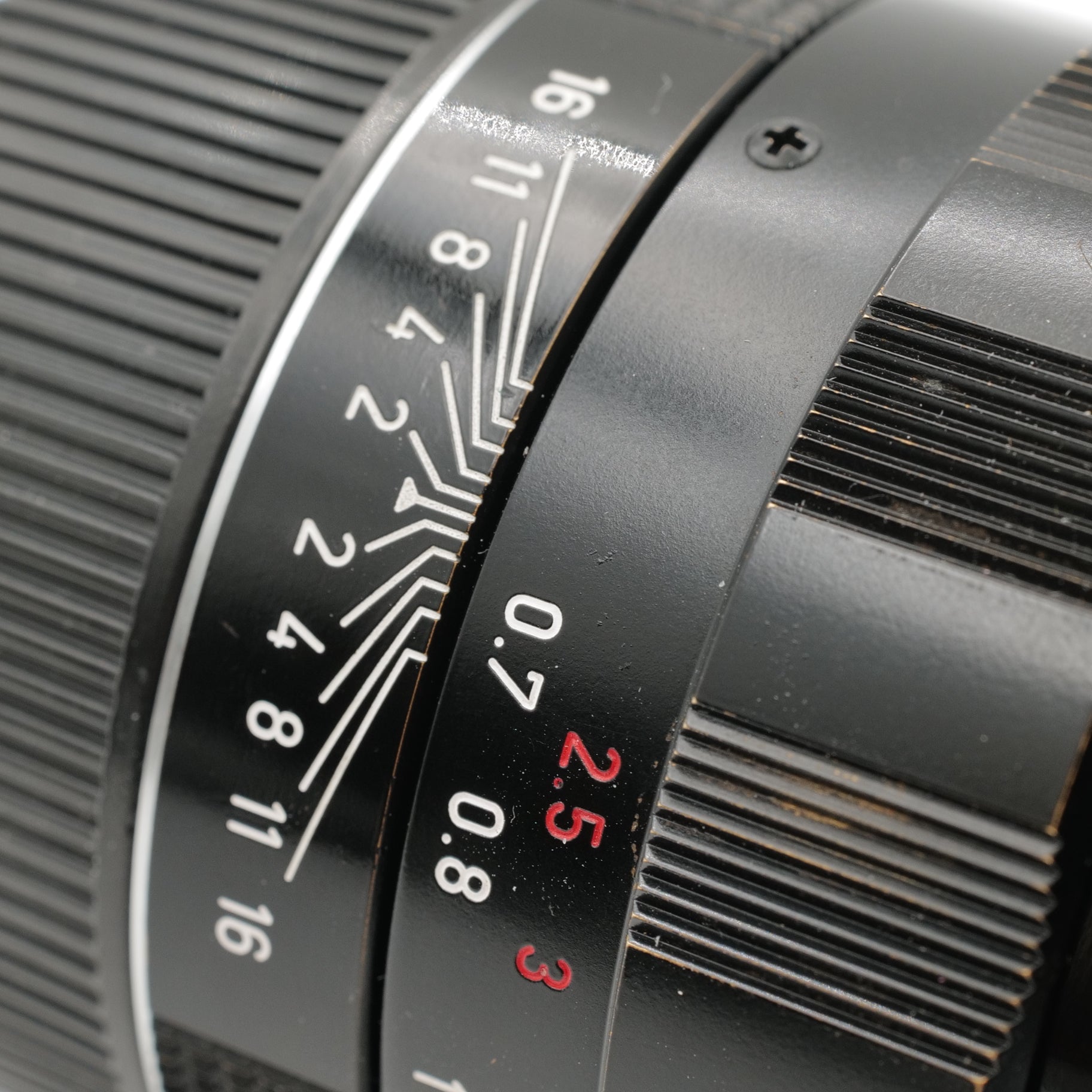 50mm f/1.4 Summilux-M ASPH, Black Paint (LHSA). 3990426