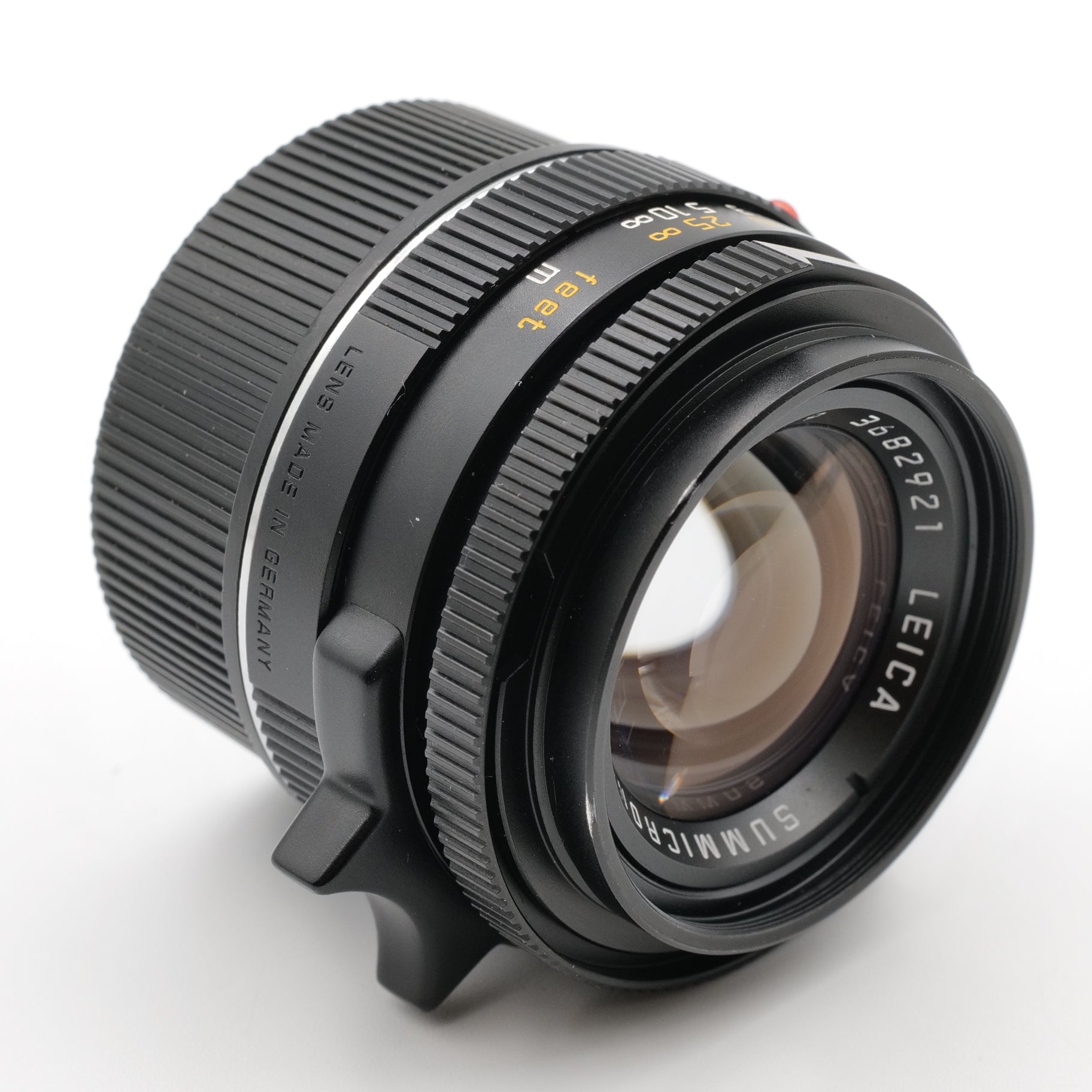 35mm f/2 Summicron v.4. 3682921