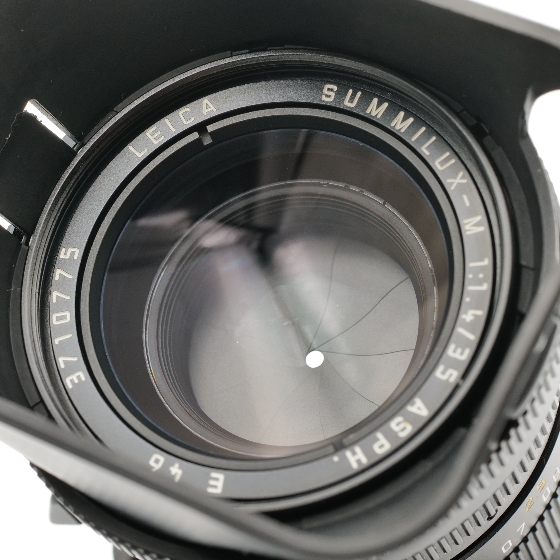 35mm f/1.4 Summilux-M ASPH. 3710775