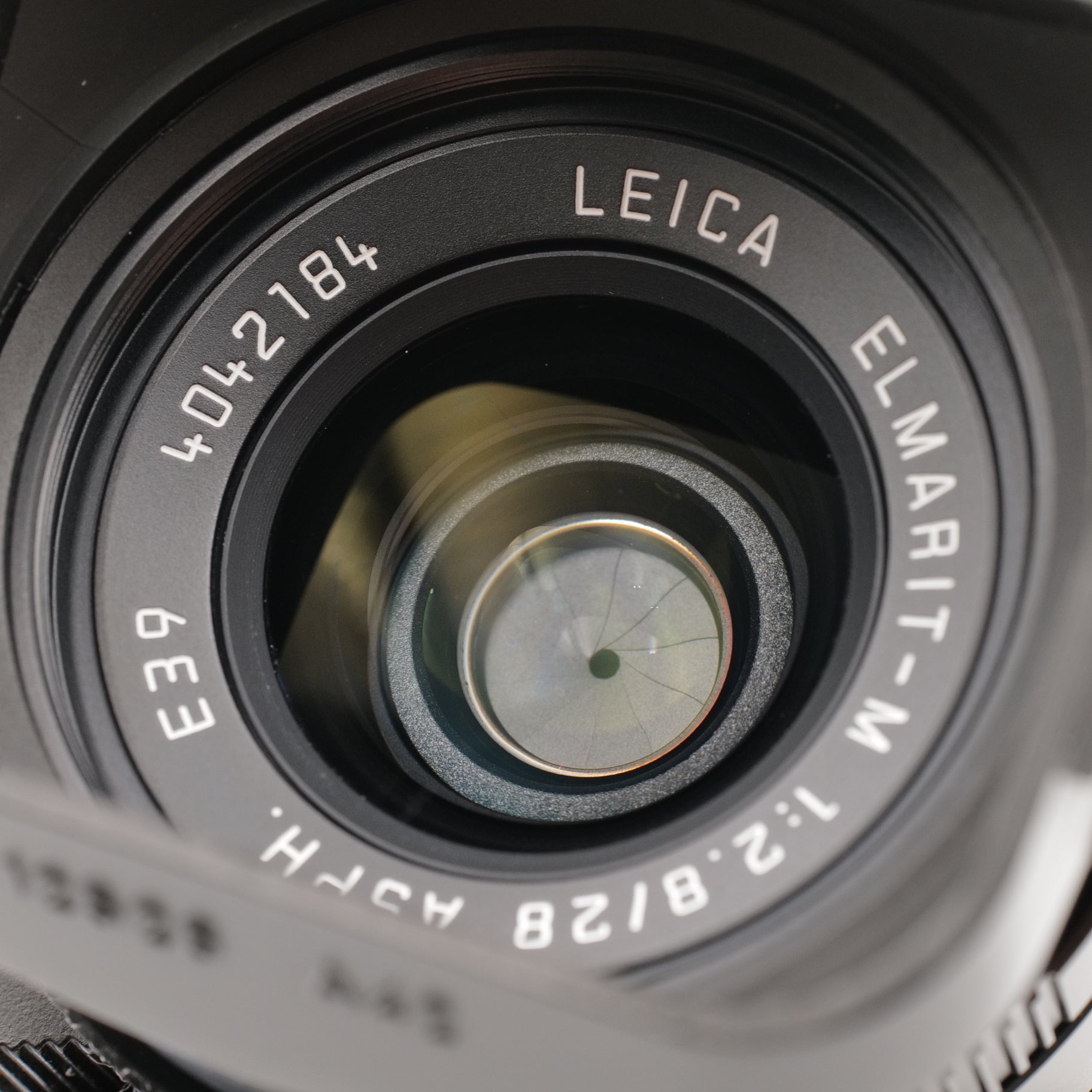 28mm f/2.8 Elmarit-M v.1 APSH. 4042184