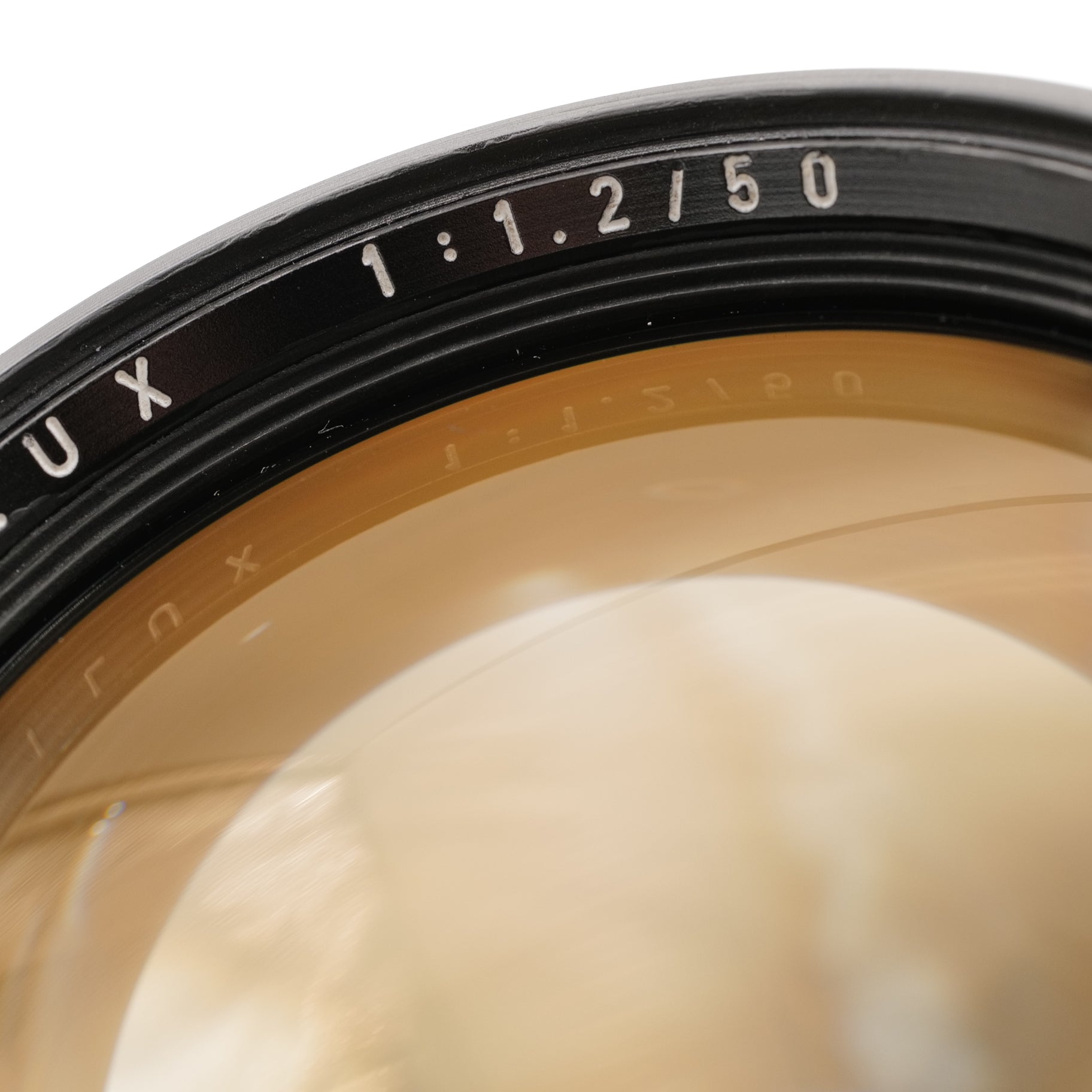 50mm f/1.2 Noctilux. 2255277