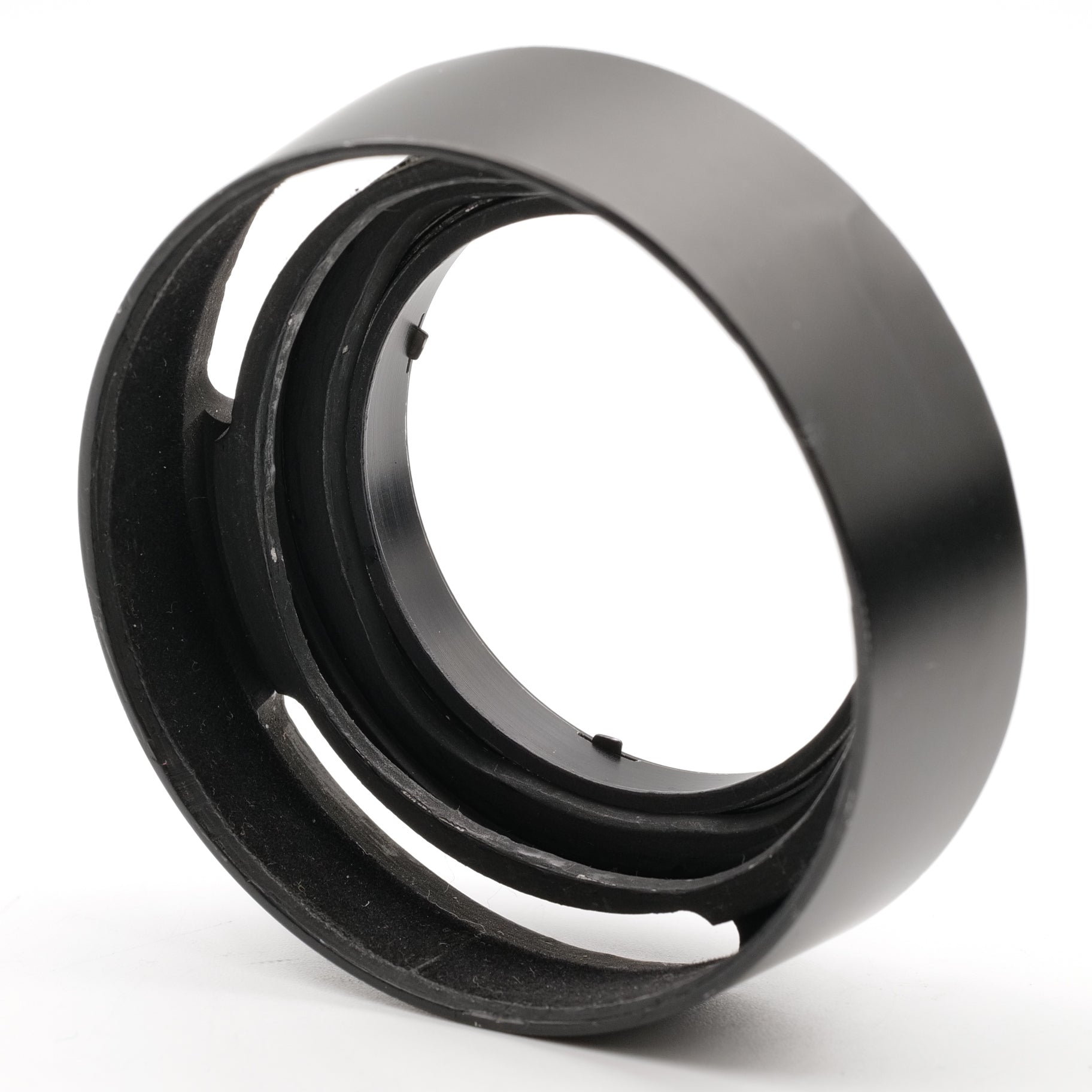 50mm f/1.2 Noctilux. 2255277