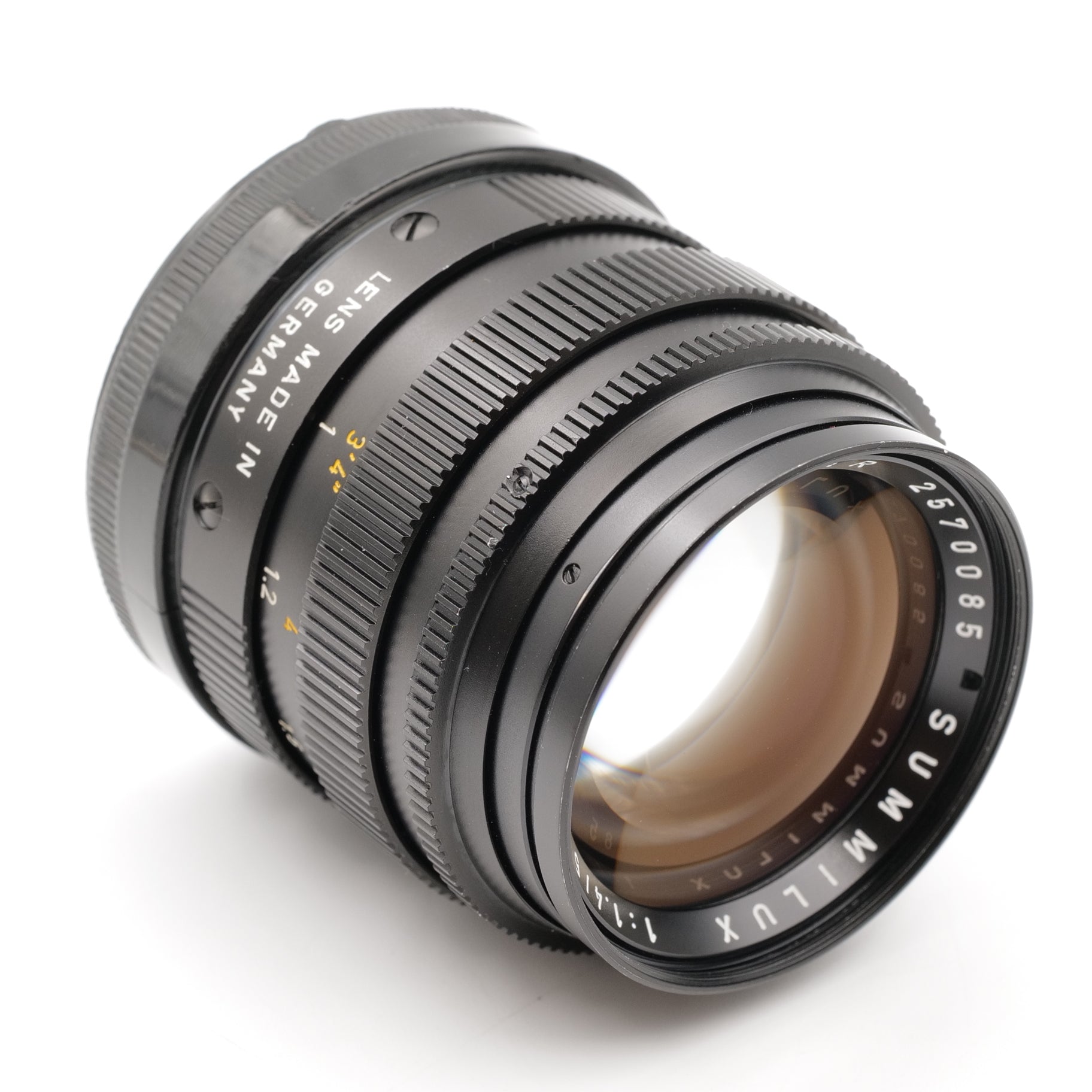 50mm f/1.4 Summilux. 2570085