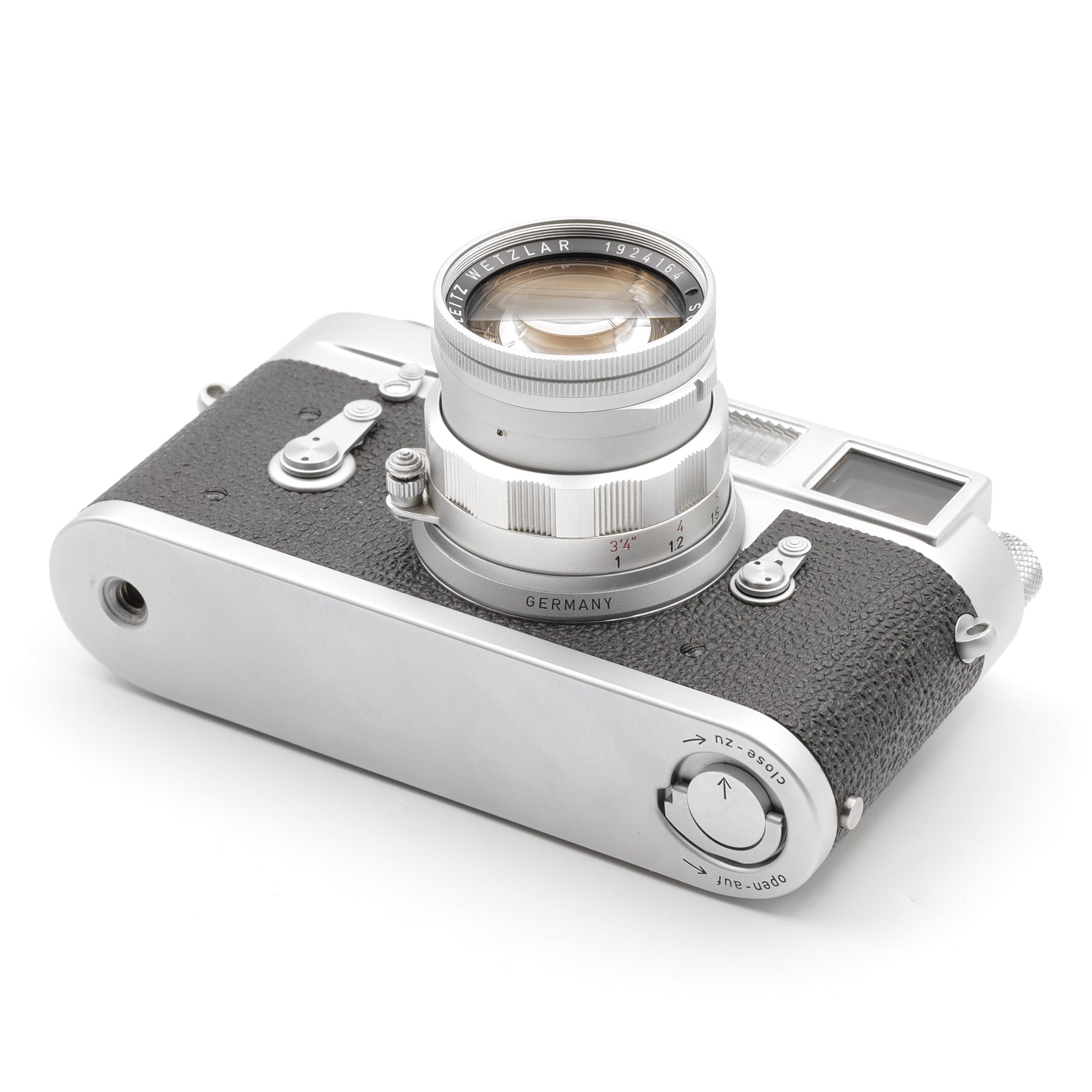 M2 w/ 50mm f/2 Summicron. 1112403