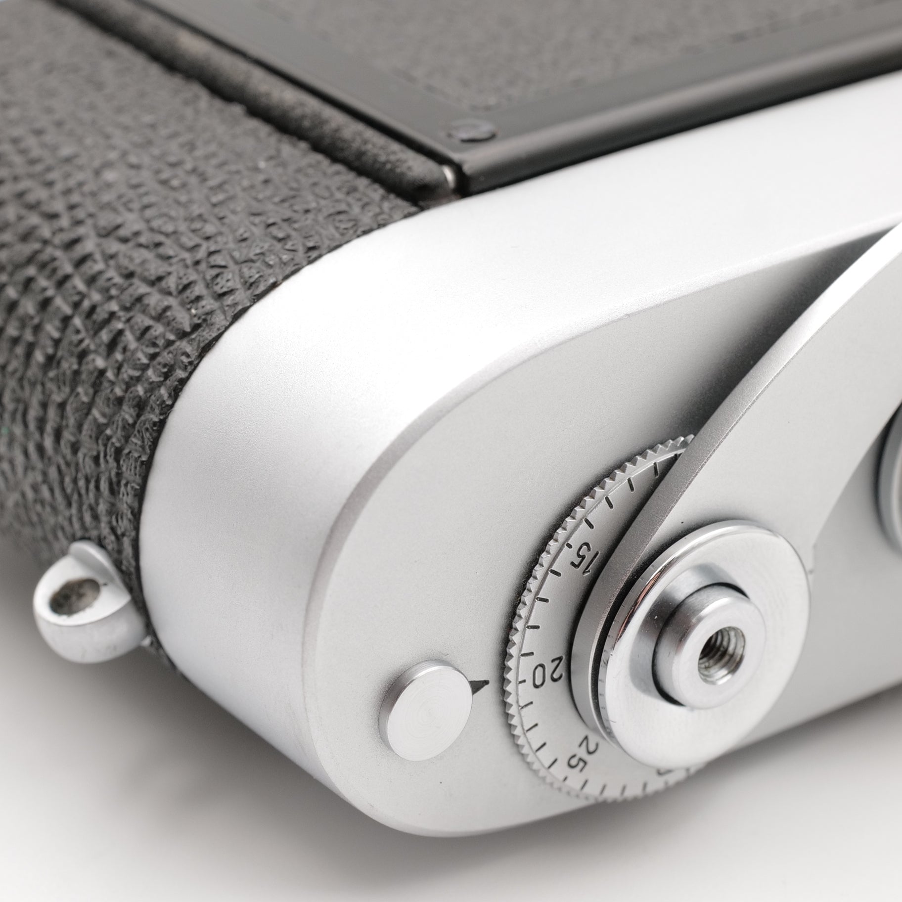 M2 w/ 50mm f/2 Summicron. 1112403