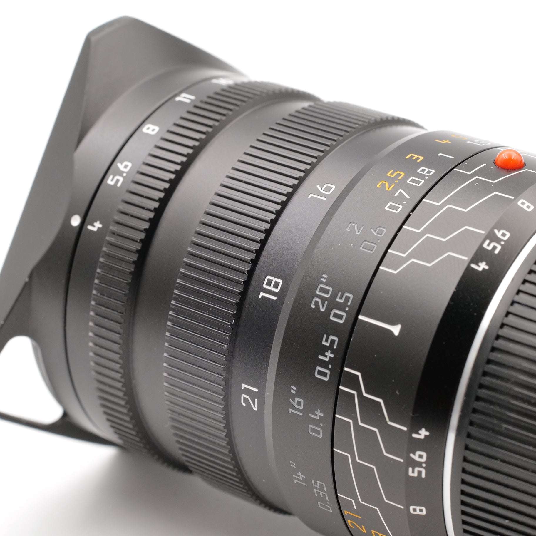 16-18-21mm f/4 Tri-Elmar-M ASPH c/w Universal VF. 4009596