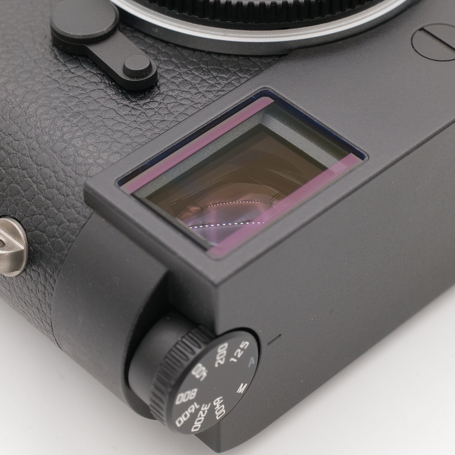 M11 Monochrome 5697596