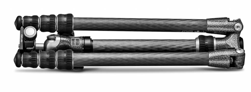 GK0545T-82TQD Series 0 Traveler Carbon eXact Tripod Kit includes case