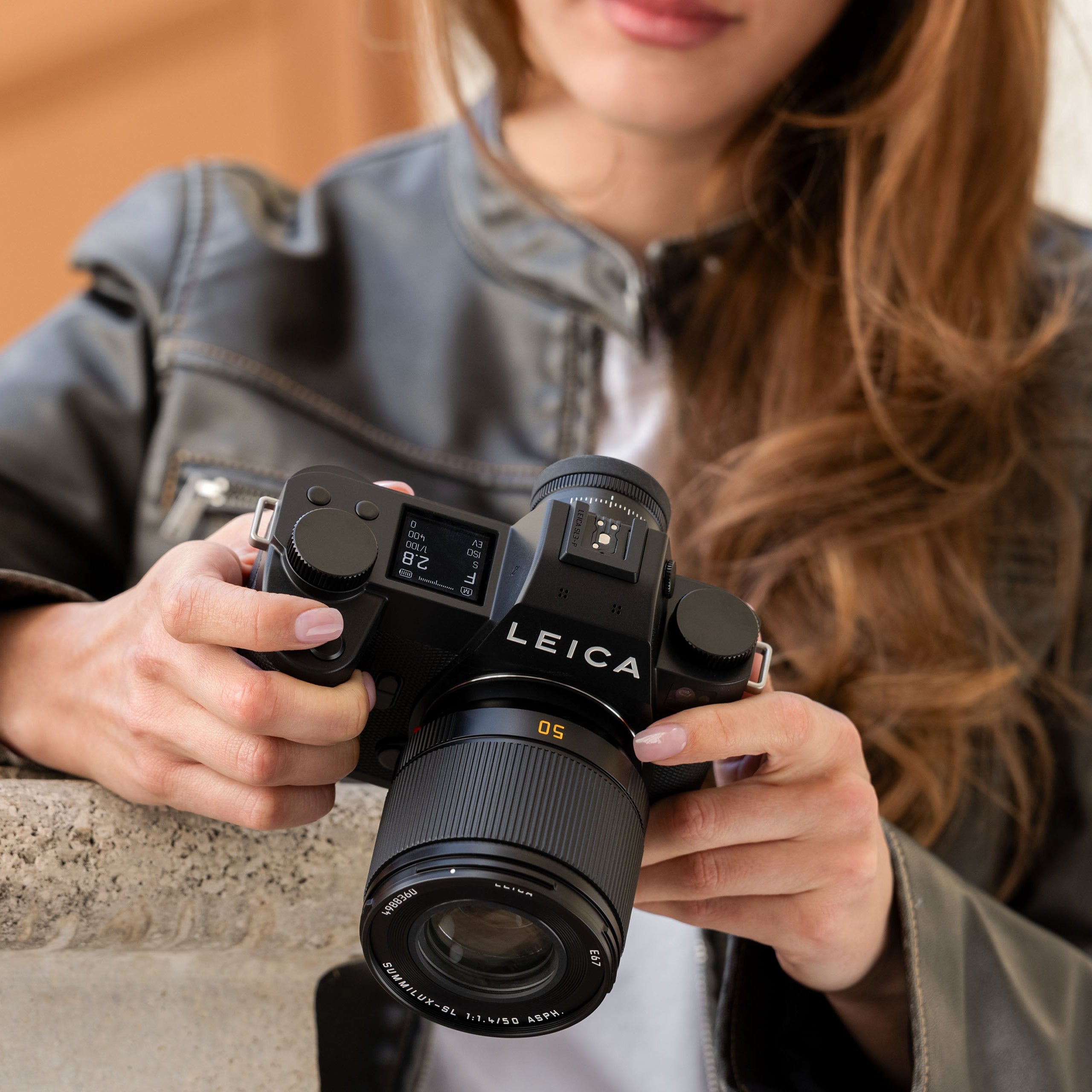 SUMMILUX-SL 50 f/1.4, black anodized finish