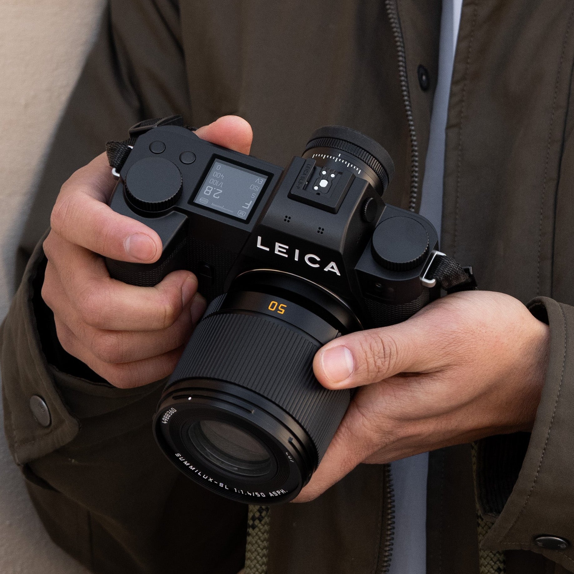 SUMMILUX-SL 50 f/1.4, black anodized finish