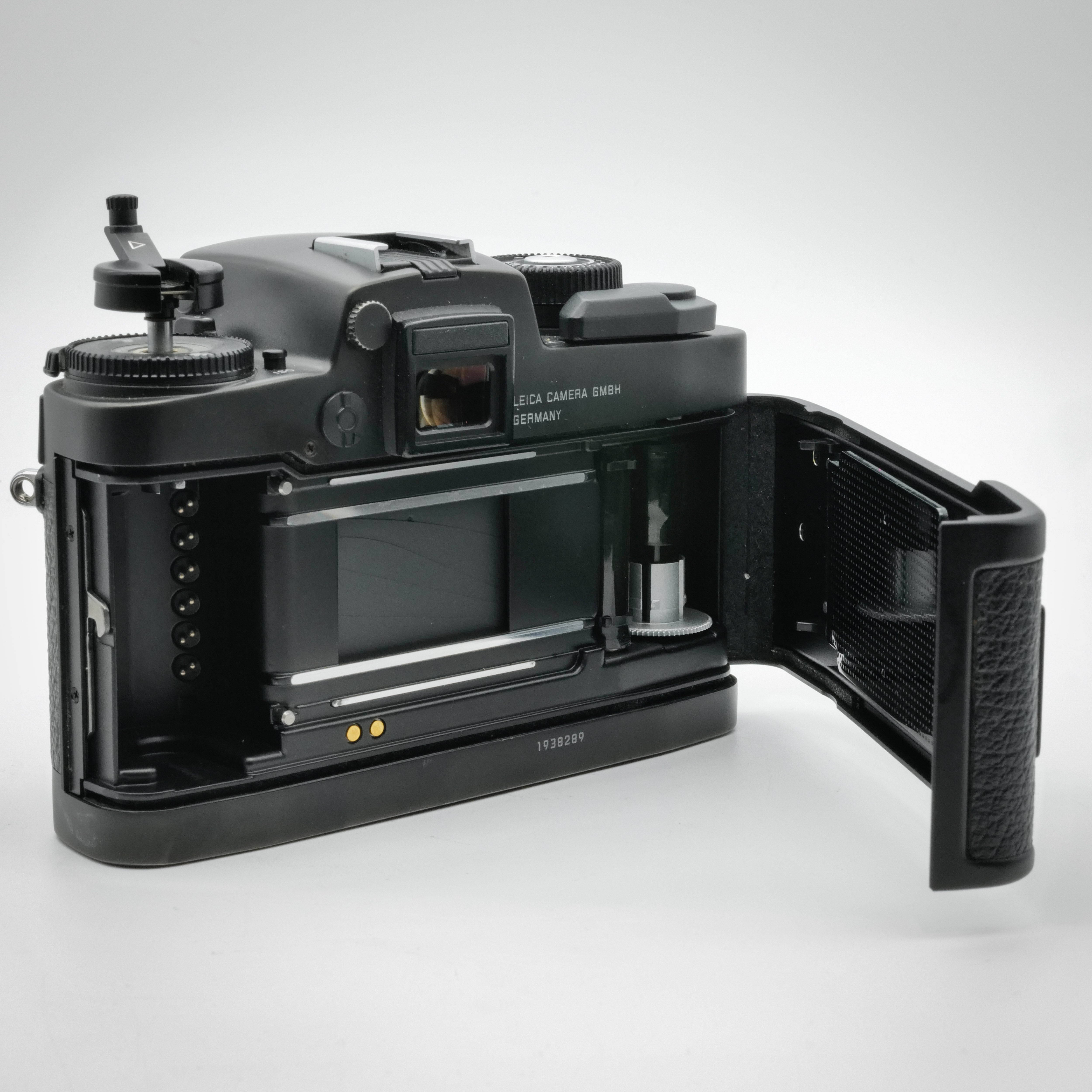 R7 black, 1938289