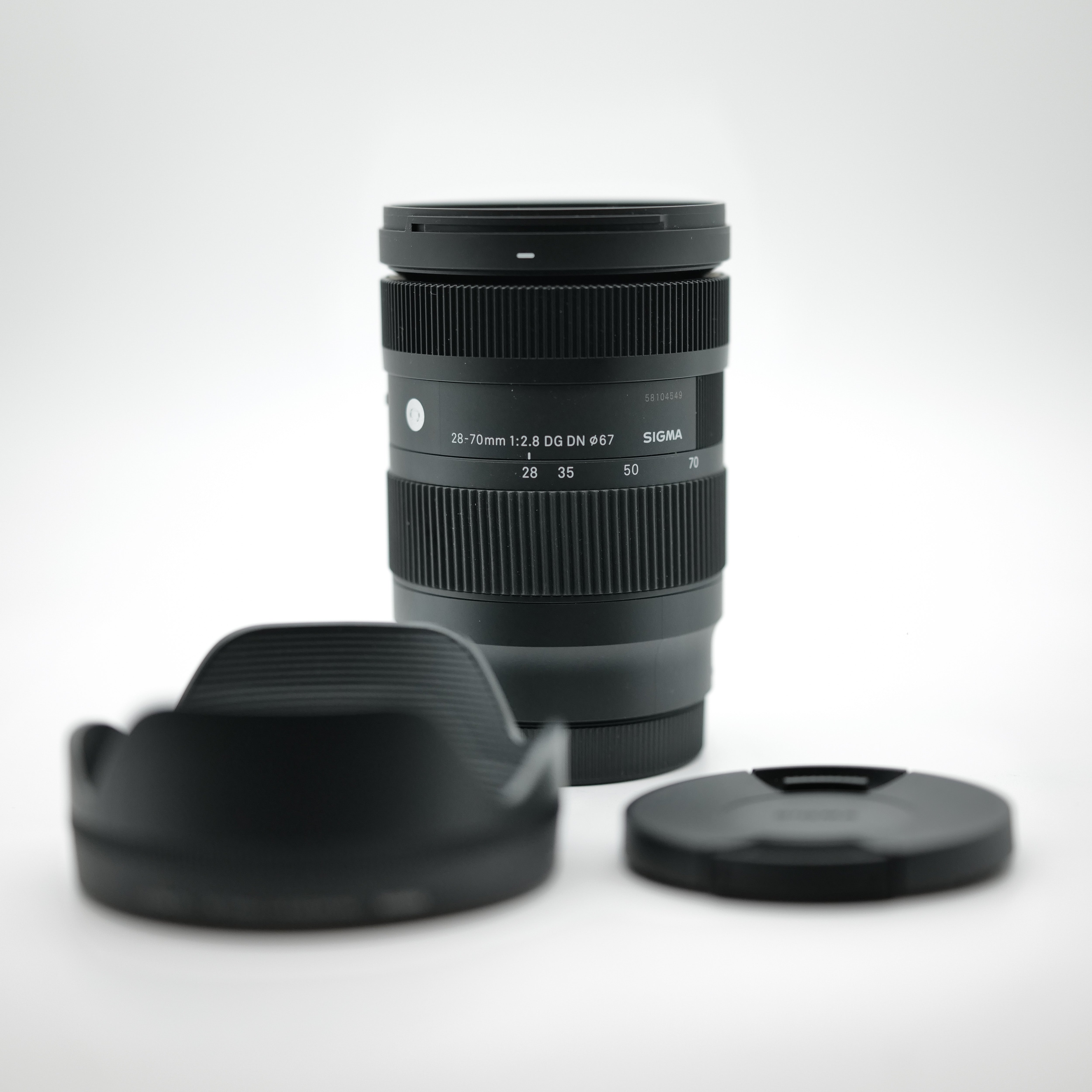 28-70mm f/2.8 DG DN 58104549