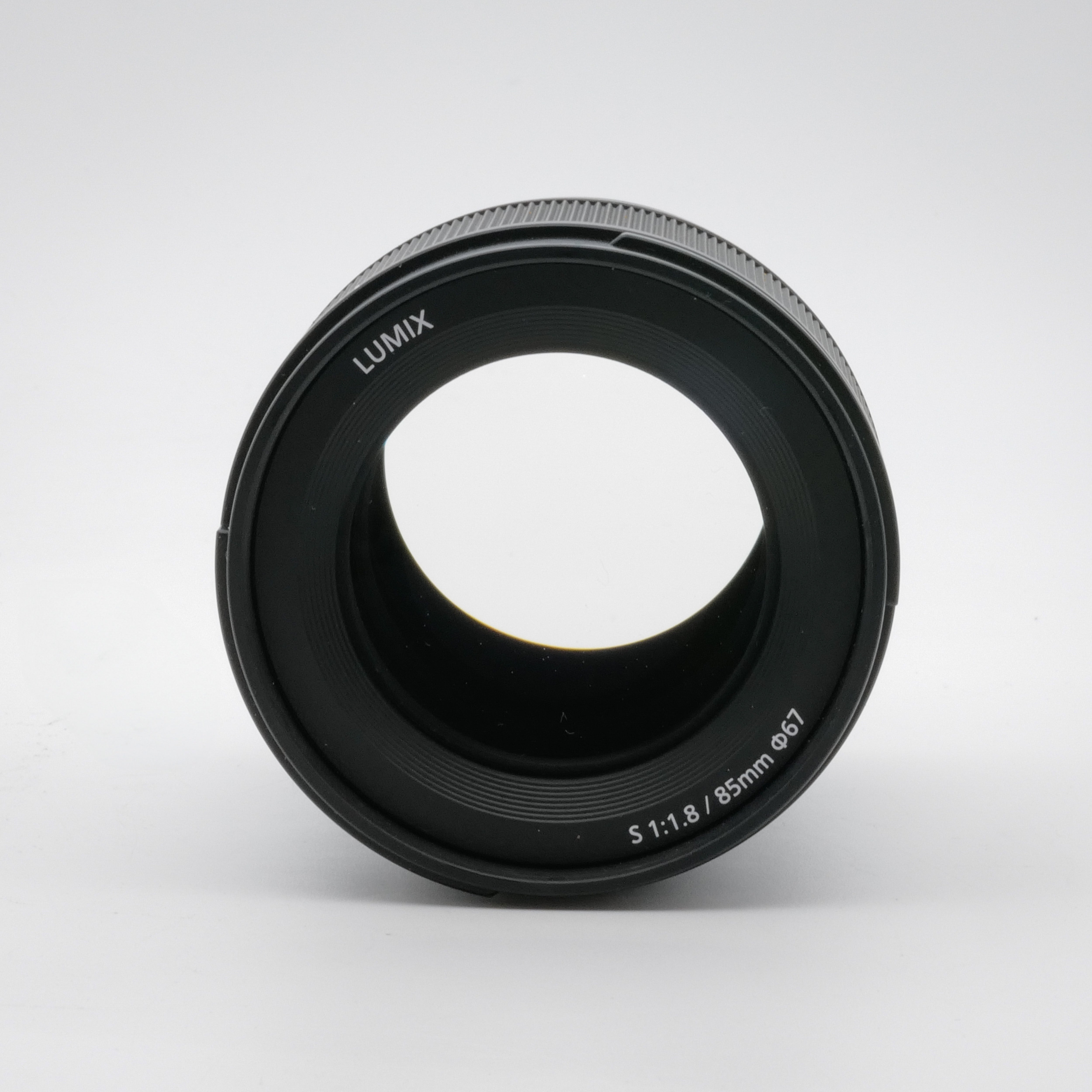 85mm f/1.8 Lumix-S. XH3DC201836