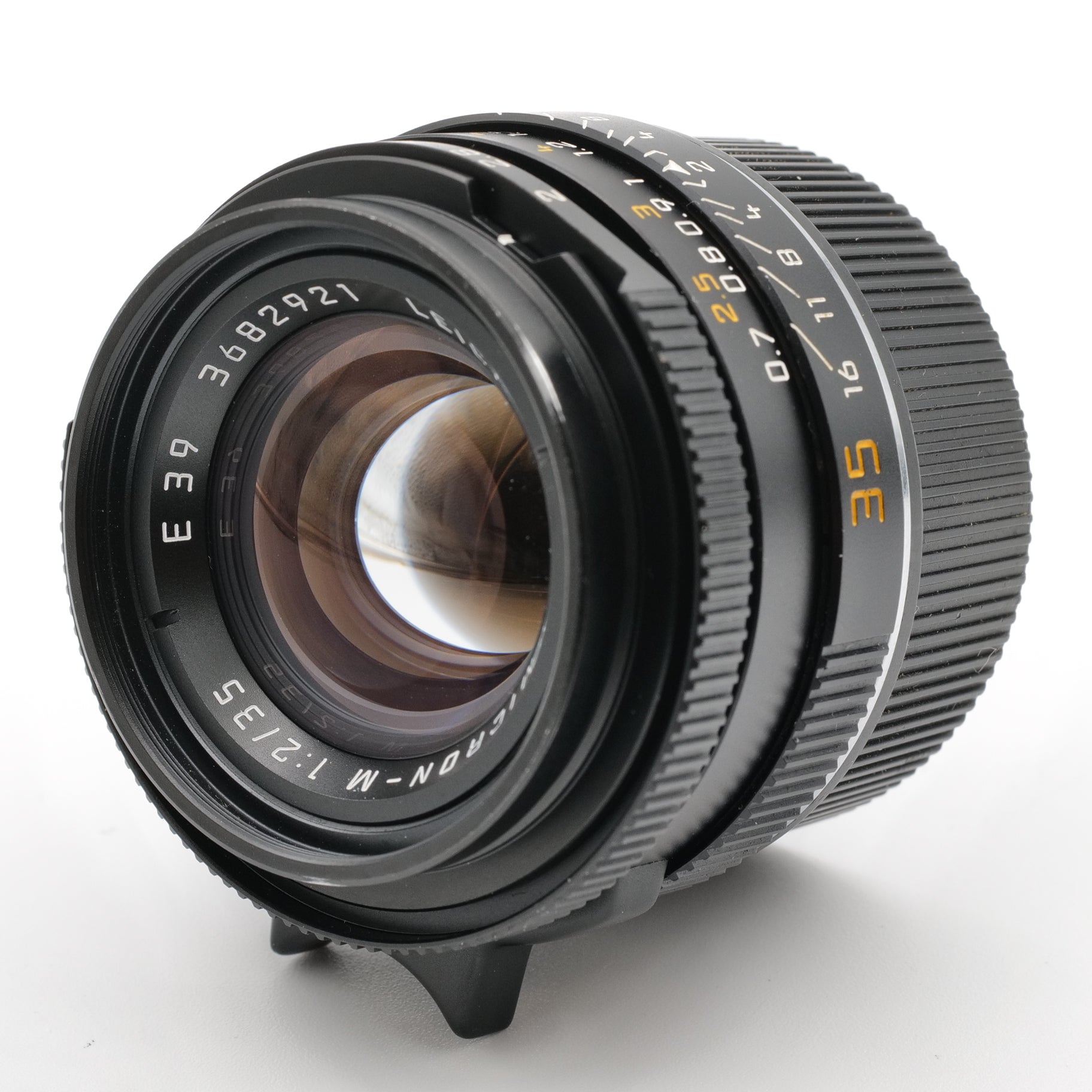 35mm f/2 Summicron v.4. 3682921