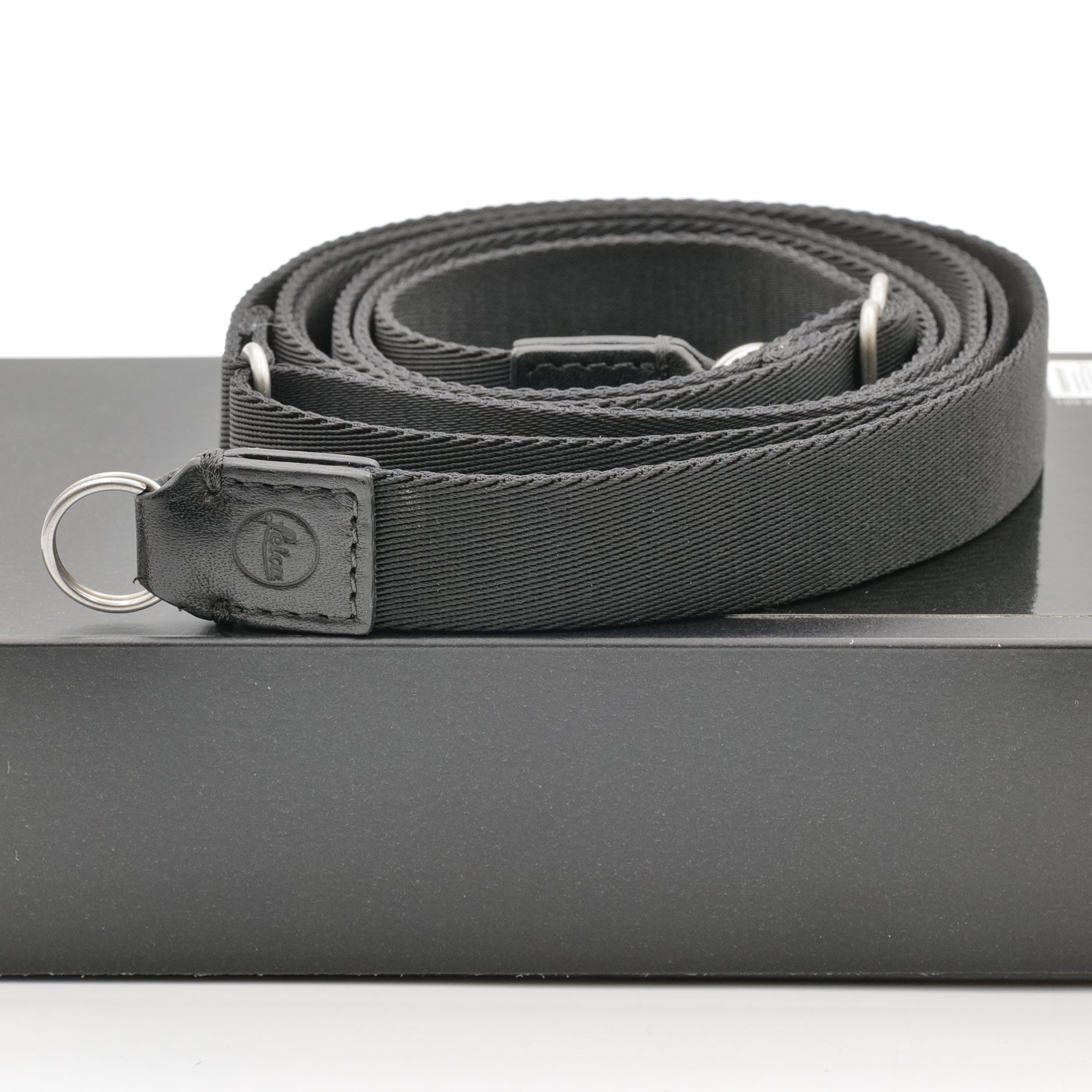 Carrying Strap, Fabric, Leather. 18 567