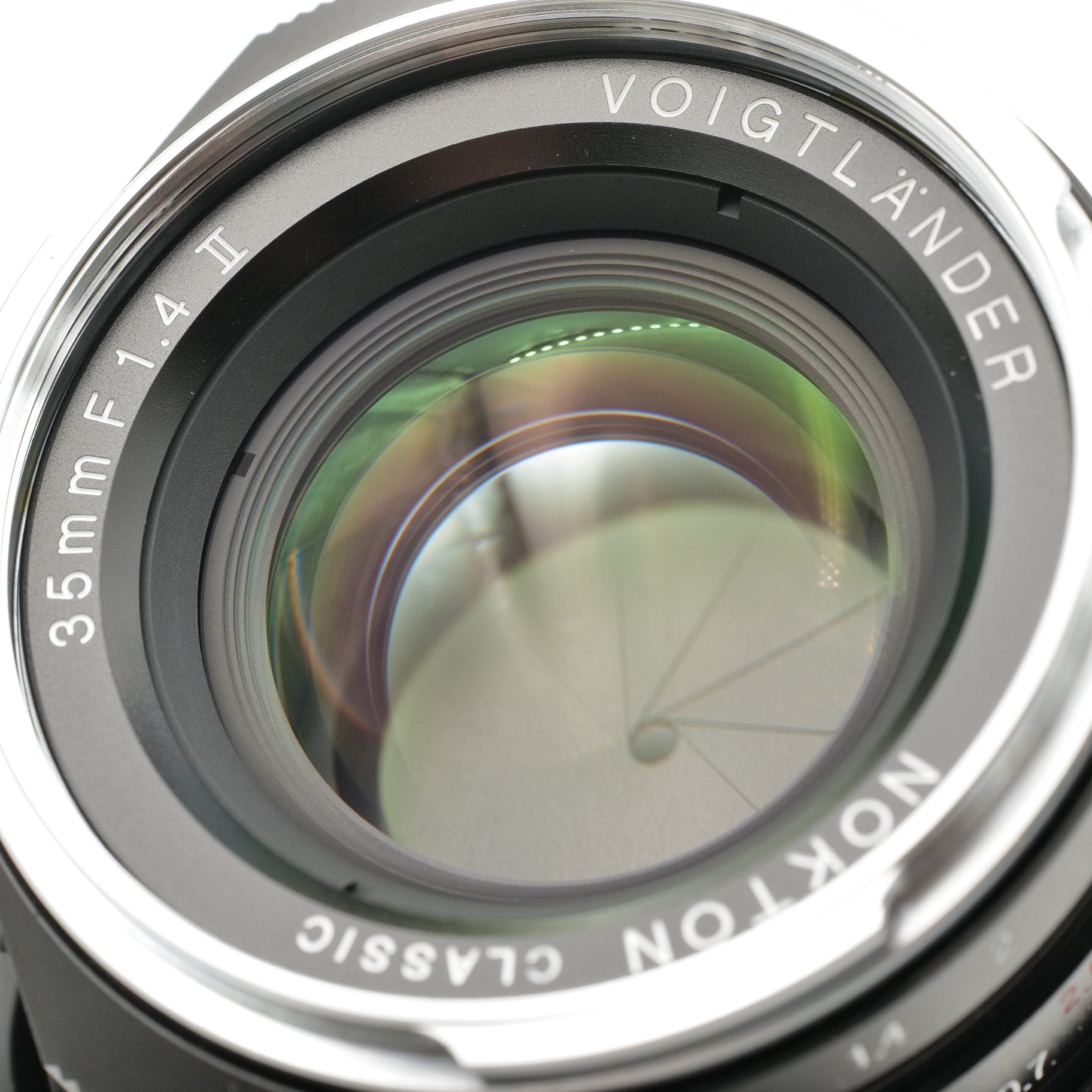 35mm f/1.4 VM II Nokton Classic. 07164118