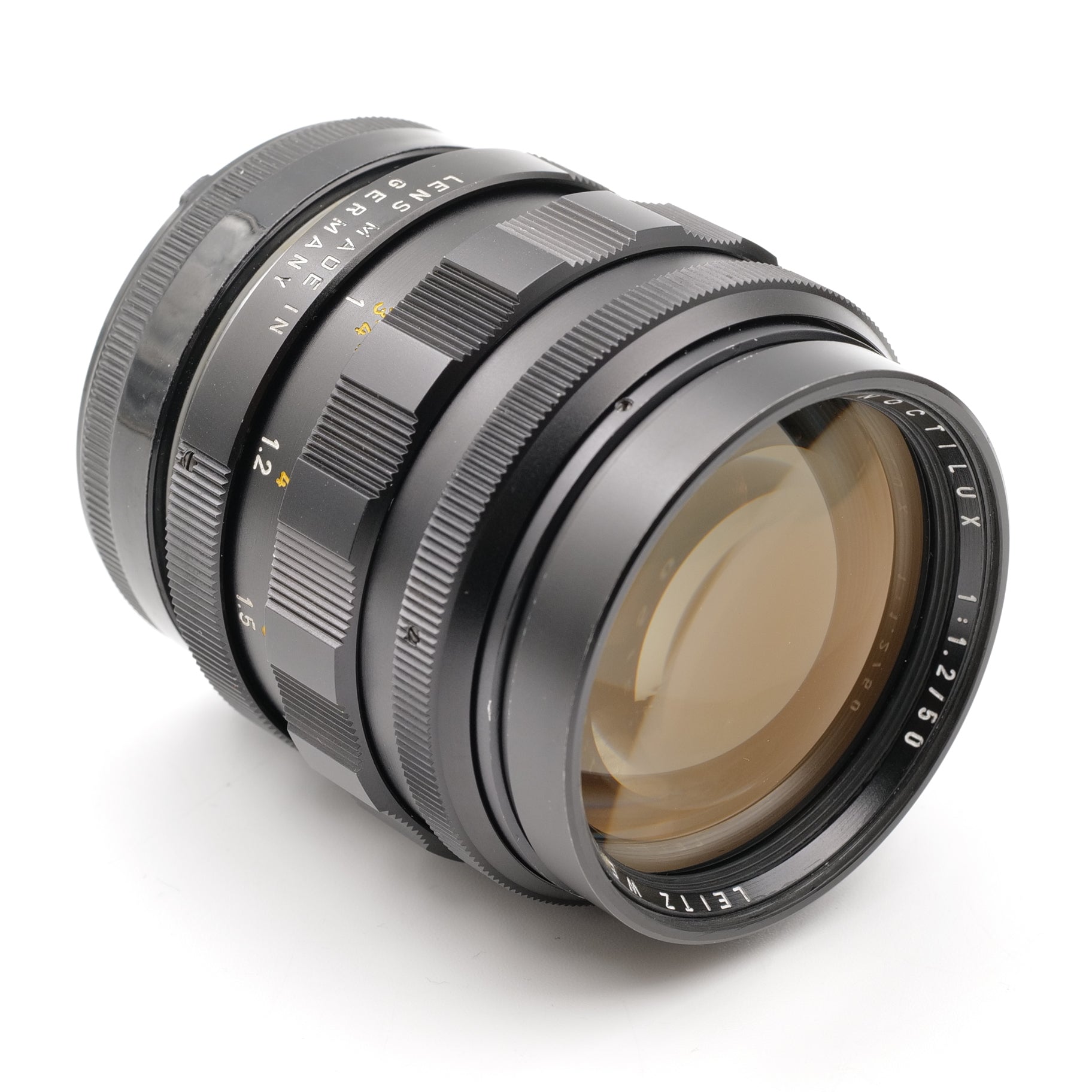 50mm f/1.2 Noctilux. 2255277