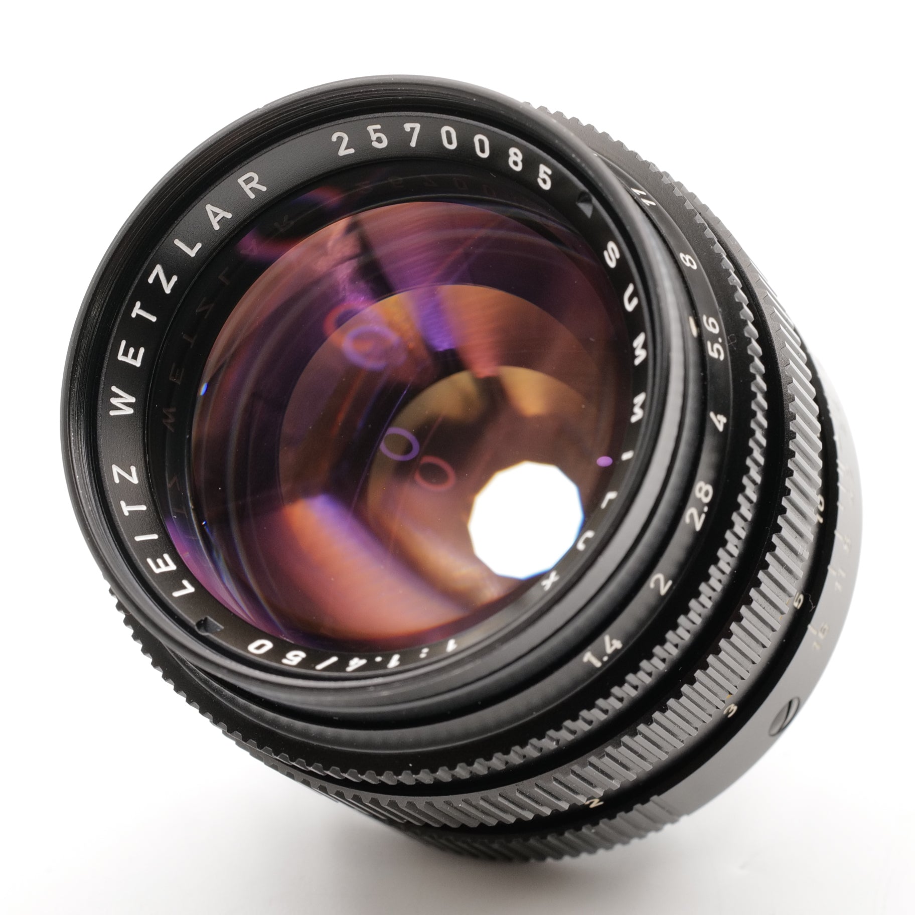 50mm f/1.4 Summilux. 2570085