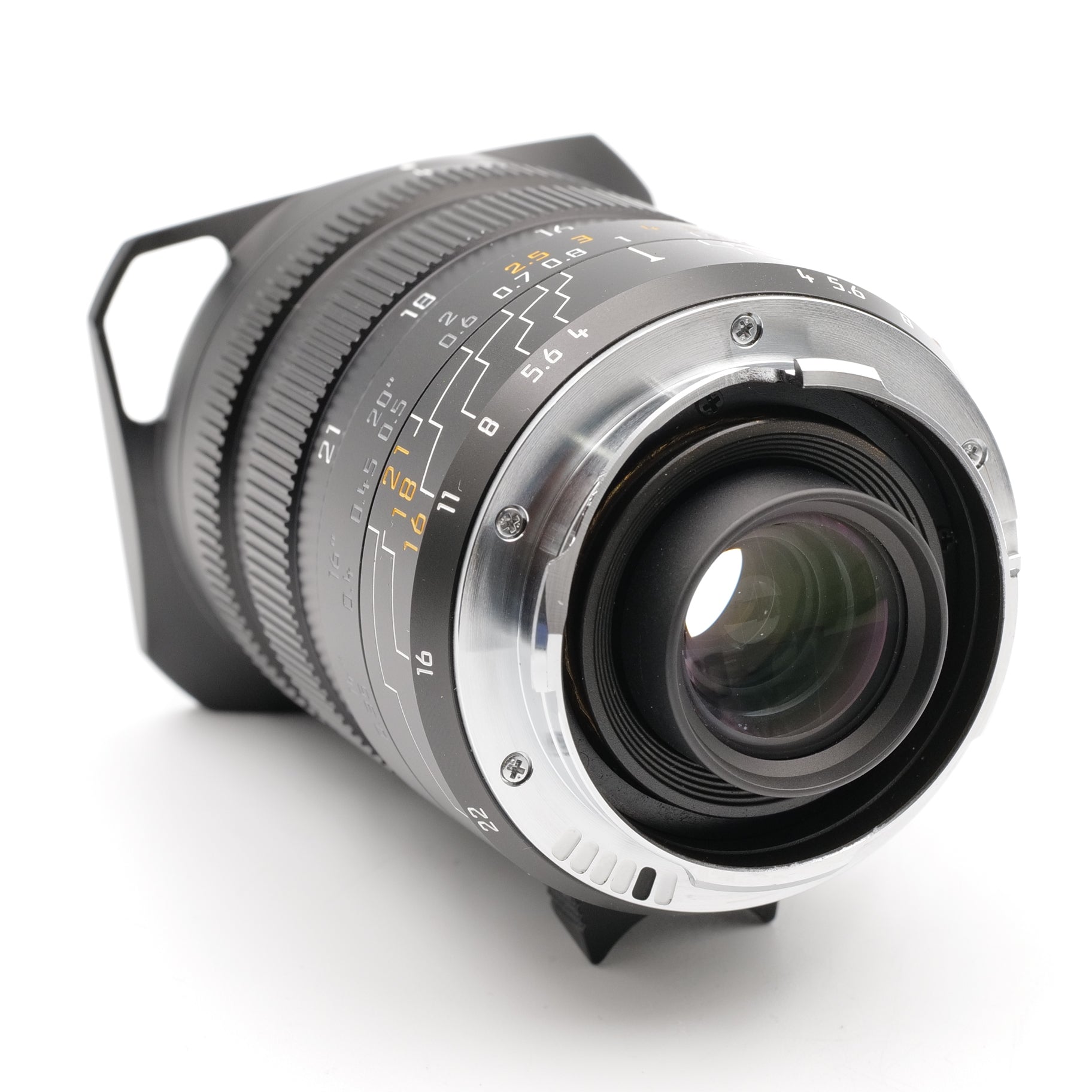 16-18-21mm f/4 Tri-Elmar-M ASPH c/w Universal VF. 4009596