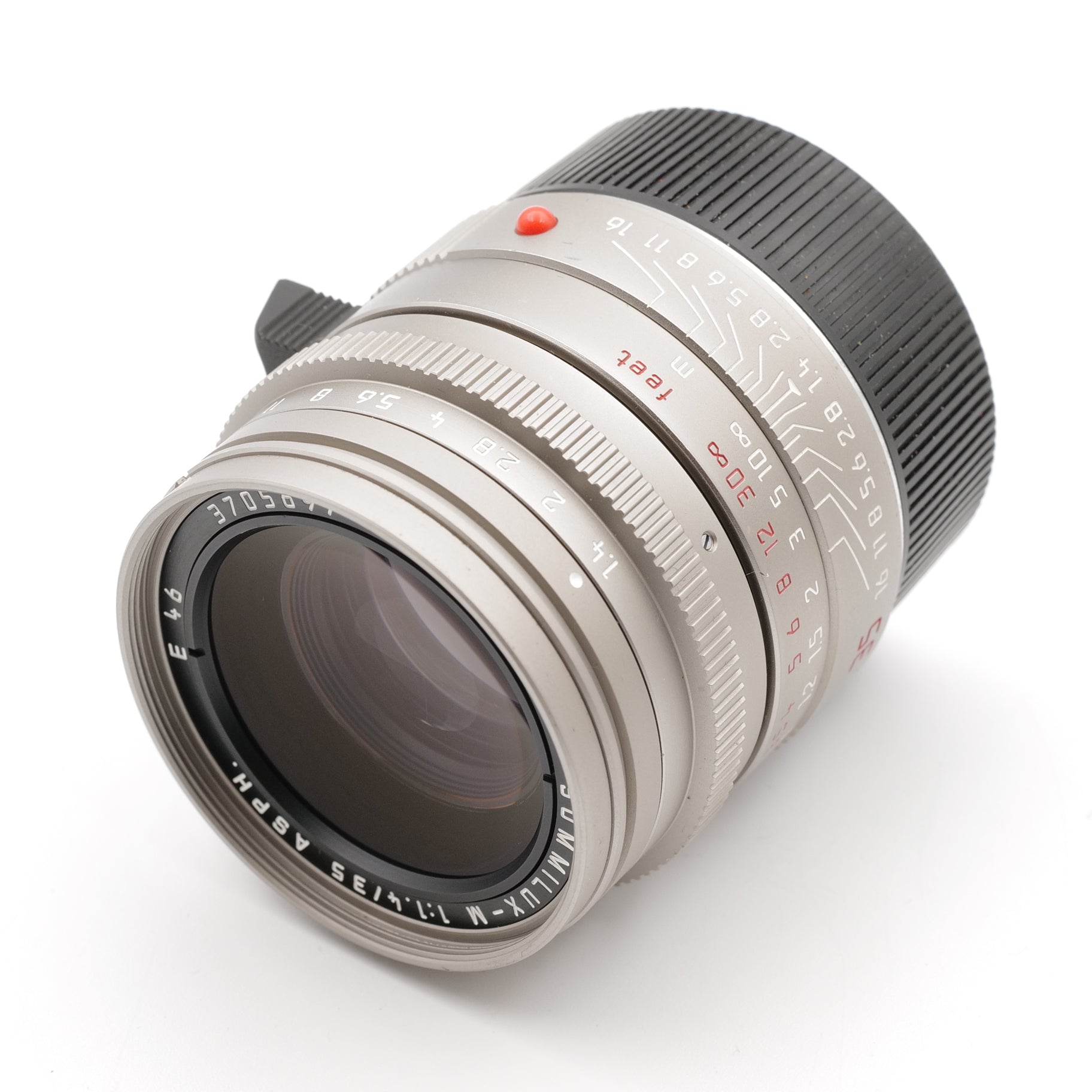35mm f/1.4 Titanium Summilux-M ASPH. 3705697