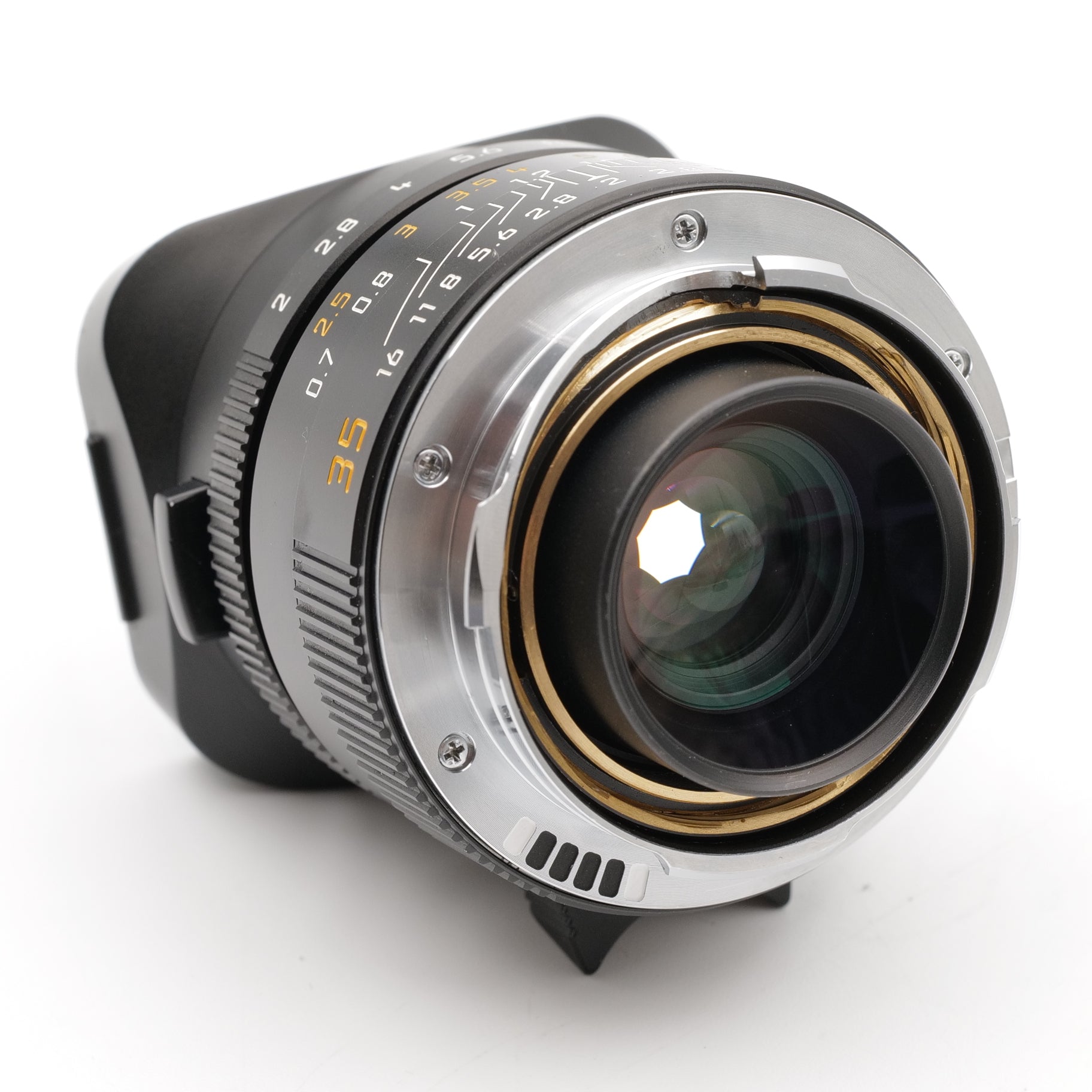 35mm f/2 Summicron-M ASPH. 4067676