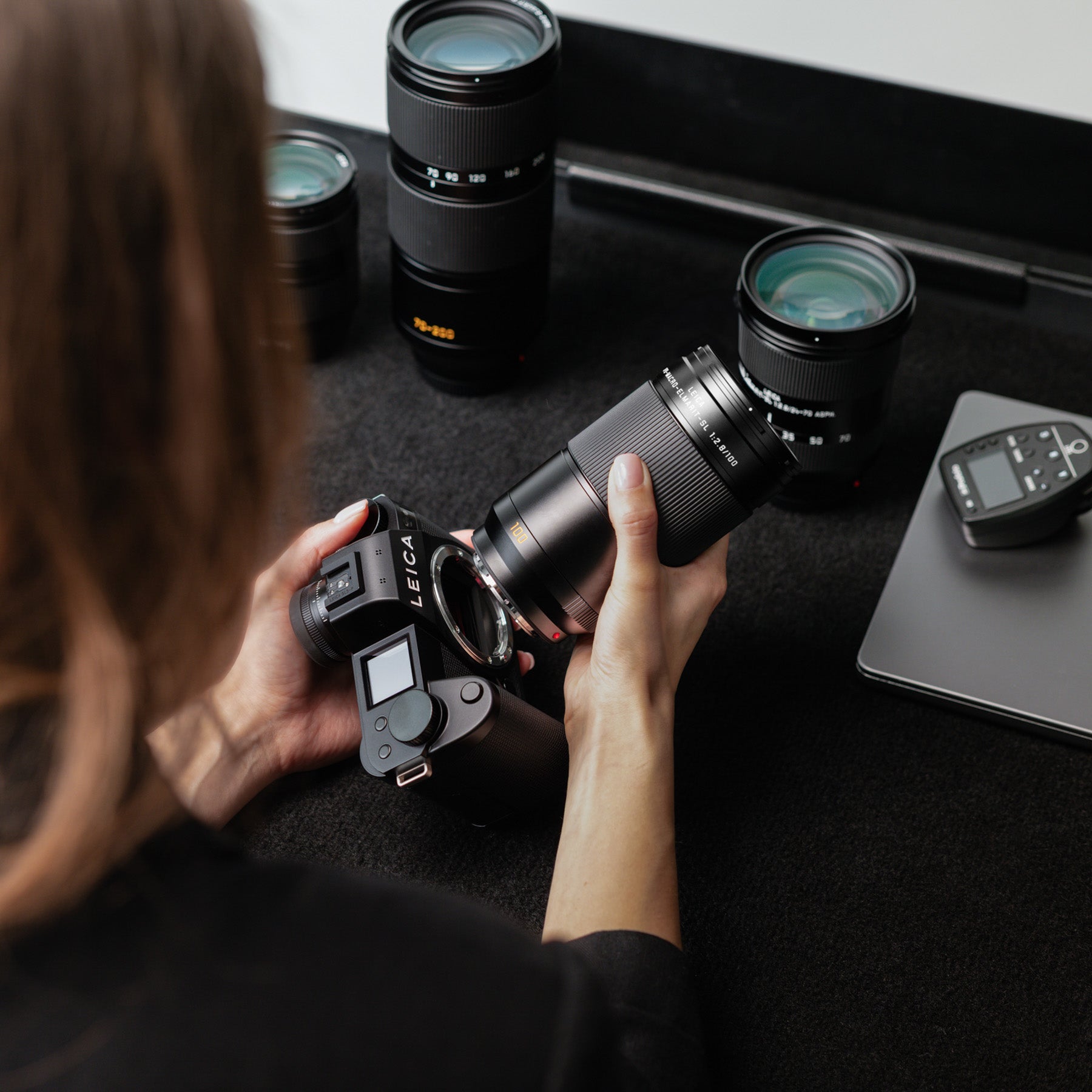 APO-MACRO-ELMARIT-SL 100 f/2.8, black anodized finish