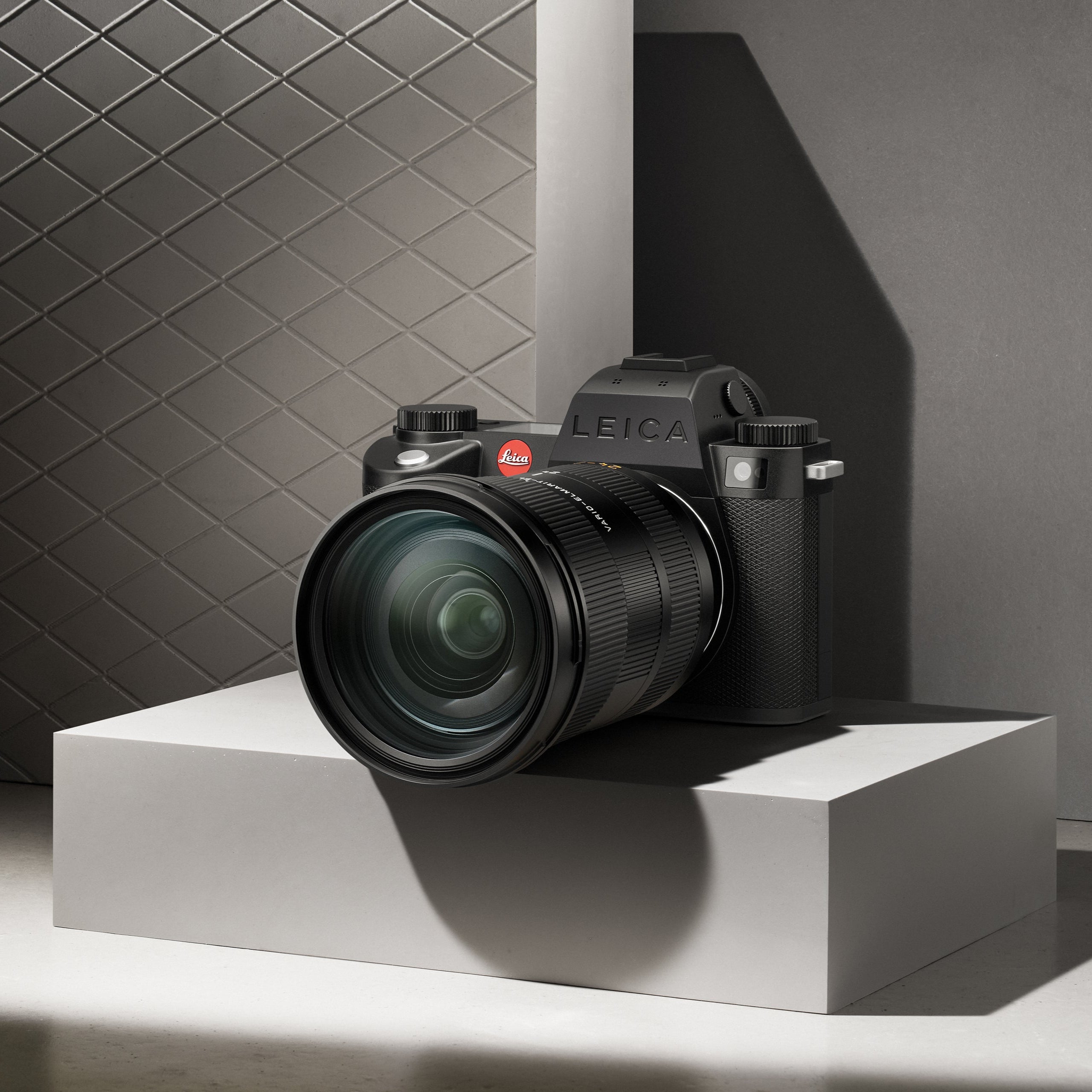 SL3-S kit with Vario-Elmarit-SL 24-70 f/2.8 ASPH.